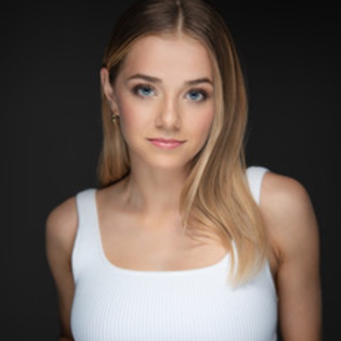 Hailey Green Headshot