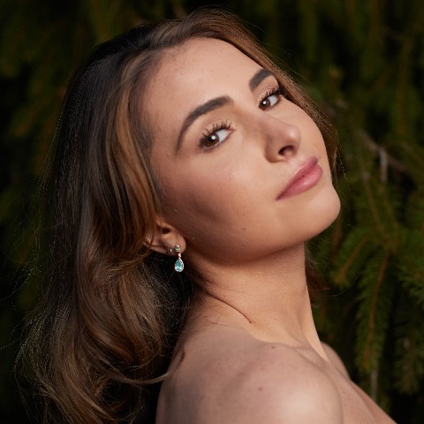 Kira Shababb Headshot