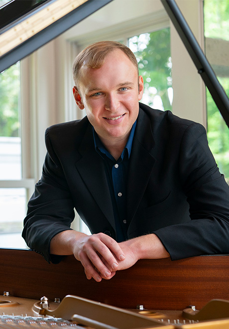 Headshot of Alexander Crosett