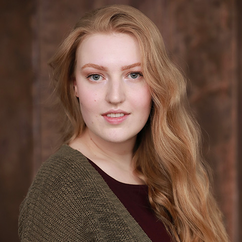 Greta Thorne headshot