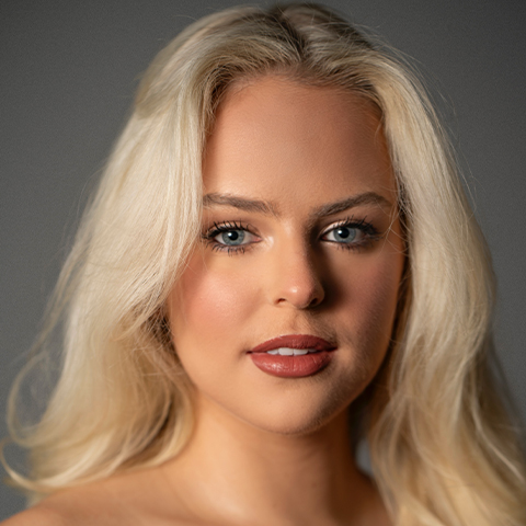Giovanna Ward Headshot