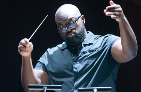 Vimbayi Kaziboni conducting 